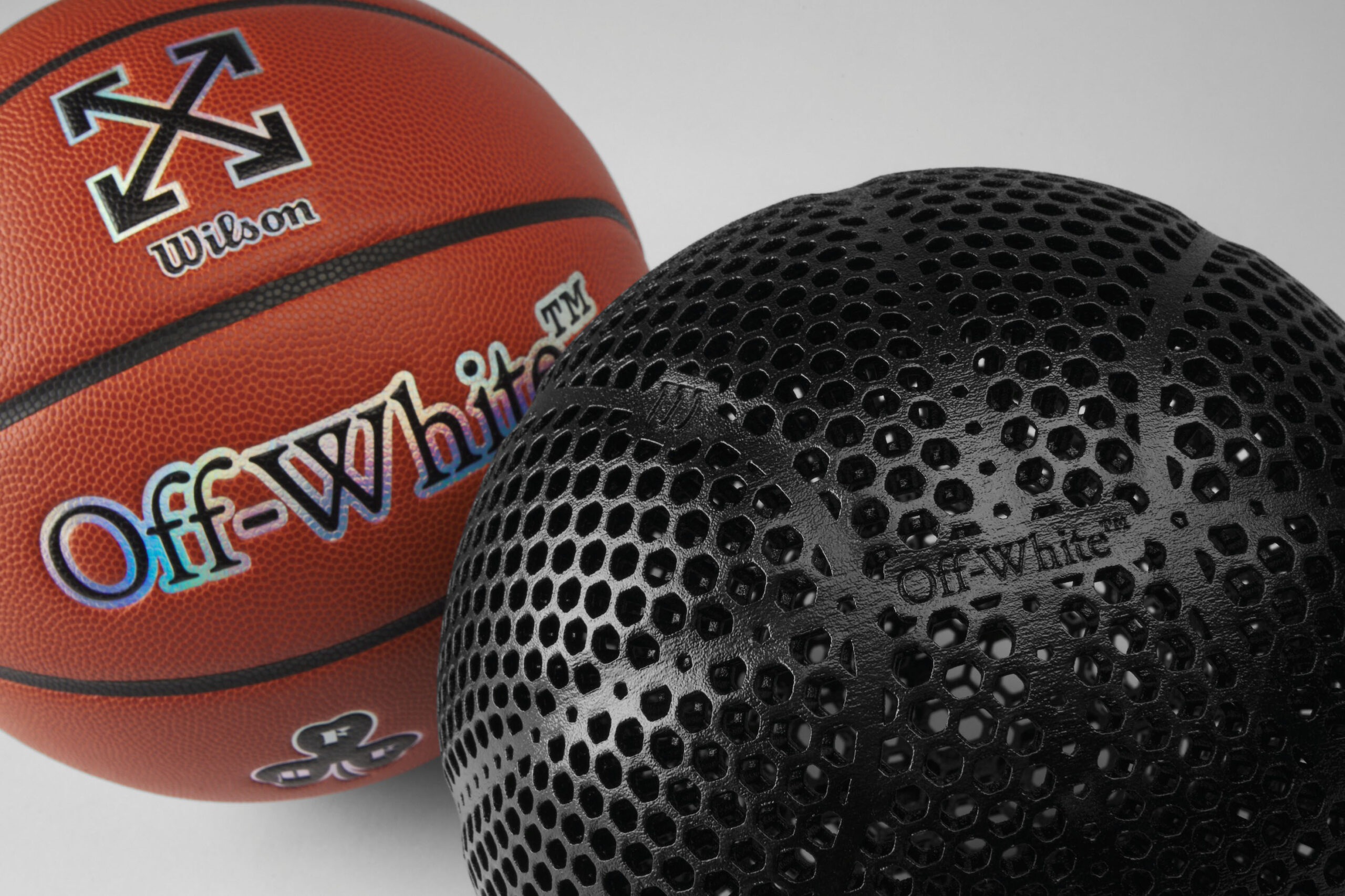 Off-White™ 携手 Wilson® 推出首款联名篮球